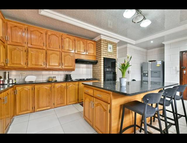 4 BEDROOM HOUSE FOR SALE IN GLENANDA